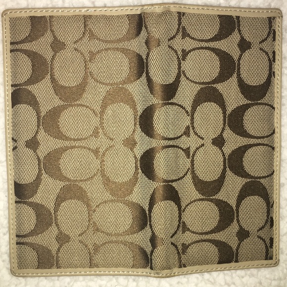 Coach - Picture 2 of 6